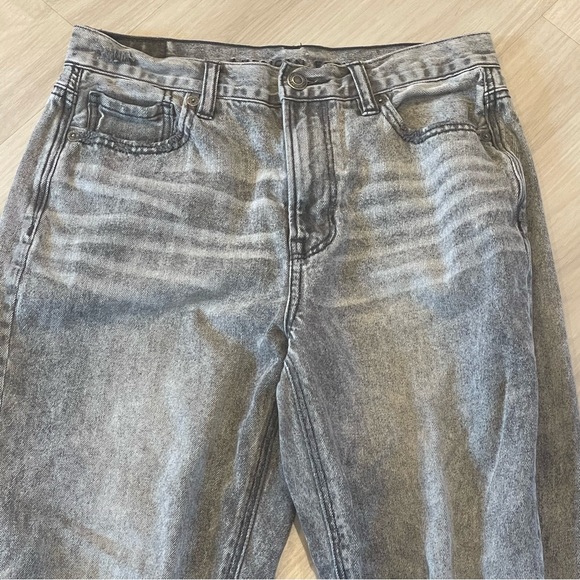 American Eagle ripped mom jeans black wash gray denim NWOT size 4R - Picture 3 of 13